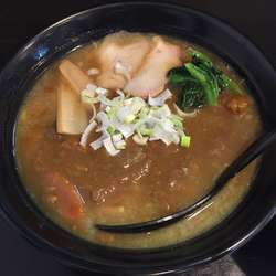 黒カレーラーメン＋半ライス（￥850＋￥100）