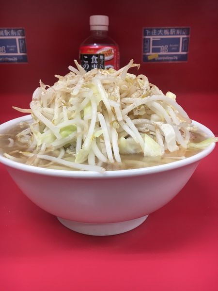 「小ラーメン ➕ ヤサイ➕ニンニク➕カラメ」@ラーメン二郎 千住大橋駅前店の写真