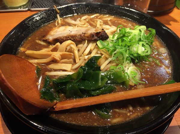 「米丸味噌（開店サービス価格 500円）」@焙煎味噌ラーメン 寿宝丸の写真