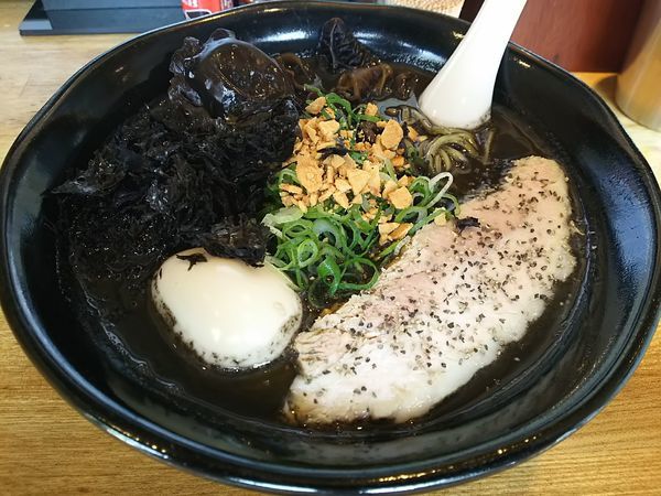 「【限定】黒中とん　（大盛）」@らーめん 月の兎影の写真
