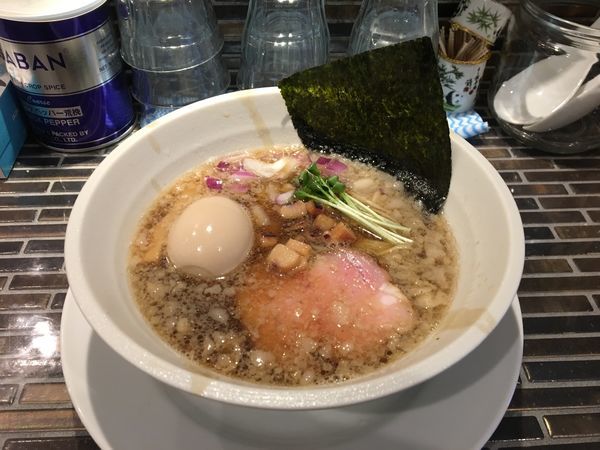 「烏賊煮干しそば」@noodles kitchen GUNNERS 新丸子店の写真