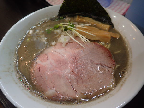 「【期間限定・平日限定】セメント煮干」@煮干らー麺 シロクロの写真