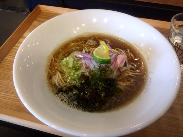 「金煮干蕎麦800円+トムヤム玉250円」@麺's キッチン RIRIの写真