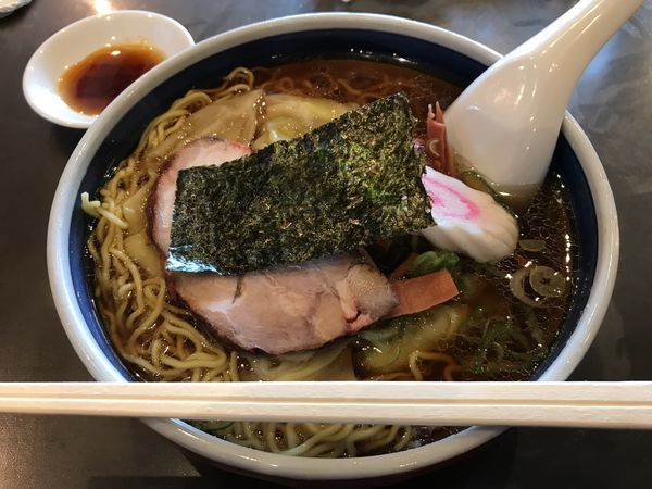 「ワンタン麺＋餃子」@蓬来軒 本店の写真