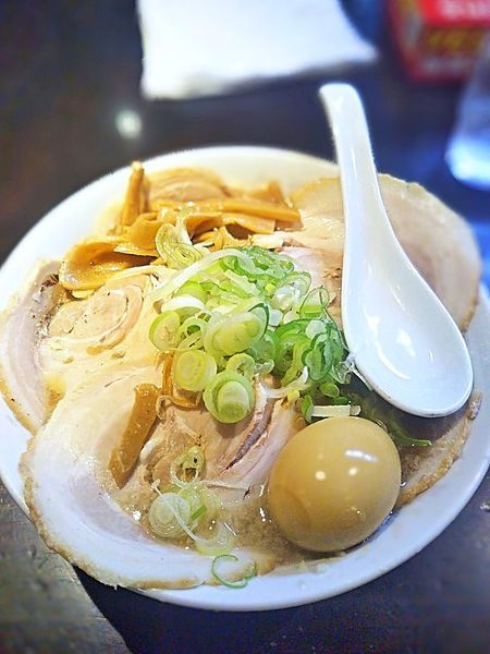 「醤油チャーシュー麺960円＋煮玉子100円」@旨みこってりらーめん 鐵 TETSU 蘇我本店の写真