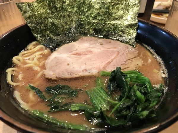 「ラーメン 並 650円」@横浜家系らーめん 武道家 賢斗の写真