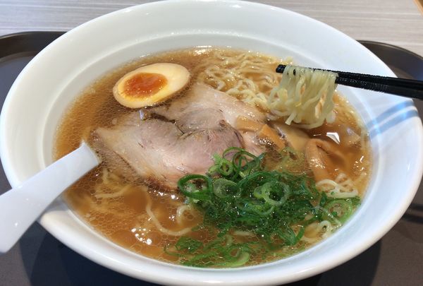 「醤油ラーメン(490円)」@Origin 伊勢佐木長者町店の写真