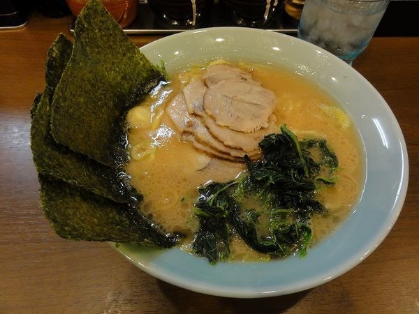 「チャーシュー麺　900円　麺硬め」@寿々㐂家 曙町店の写真