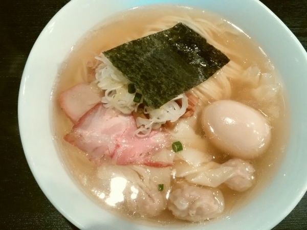 「塩ワンタンメン＋味付け玉子」@支那ソバ 小むろの写真