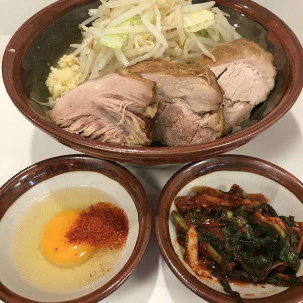 「ミニ 豚1枚追加、たまご、ニラキムチ」@ハイパーファットンの写真