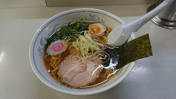 「煮干醤油ラーメン 600円 + チャーシュー丼 250円」@ラーメン・ぶーけの写真