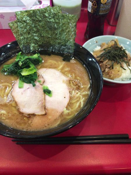 「中ラーメン 780円」@杉田家 千葉祐光店の写真