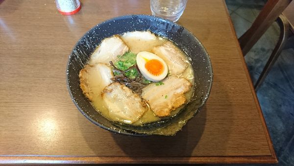 「チャーシュー麺750」@とらや 東油山本店の写真