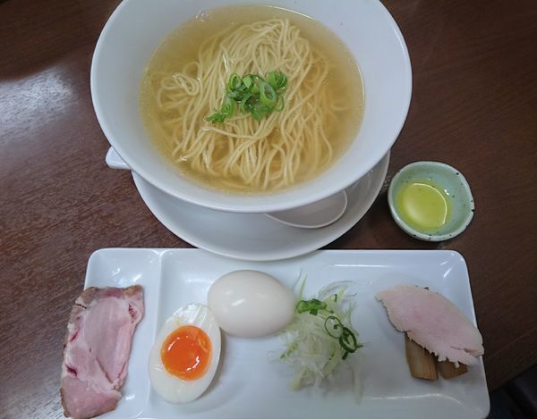 「あご節黒さつまー＋煮玉子」@塩らーめん 千茶屋の写真