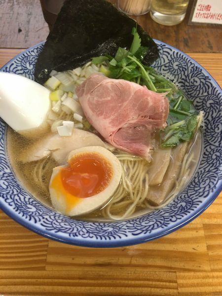 「煮干しソバ  白」@中華そば よしかわの写真