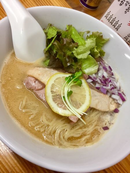 「【限定】秋鮭の白湯そば￥880」@中華そば よしかわの写真