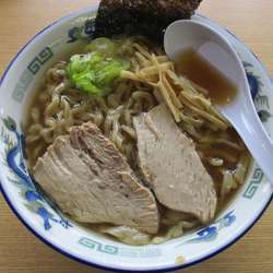 中華そば　889円