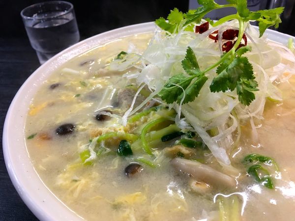 「キニラソバ（黄韮湯麺）」@支那そば屋 こうやの写真