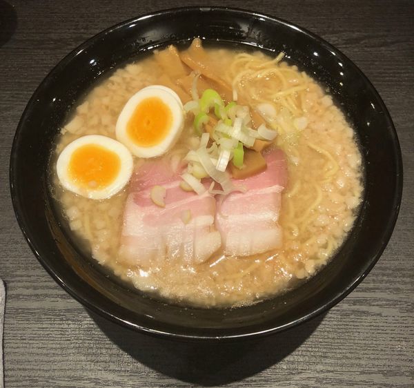 「背脂ラーメン（麺固め￥860）」@ラーメン大至の写真