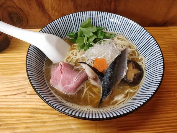 「秋刀魚煮干しそば￥800」@中華そば よしかわの写真