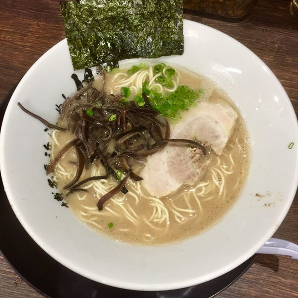 「らーめん (リニューアルオープン価格)￥700→￥500」@博多長浜らーめん 楓神の写真