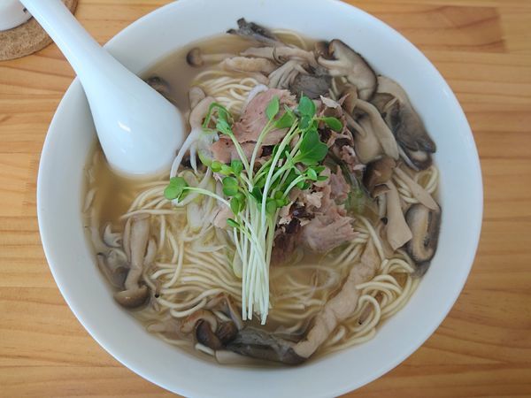 「マグロとキノコの塩ラーメン」@濃厚ラーメン じゅんの写真