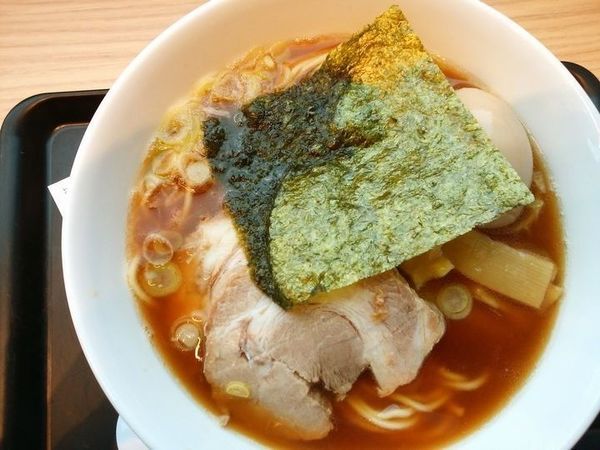 「豚玉中華そば」@舎鈴 飯田橋駅前店の写真