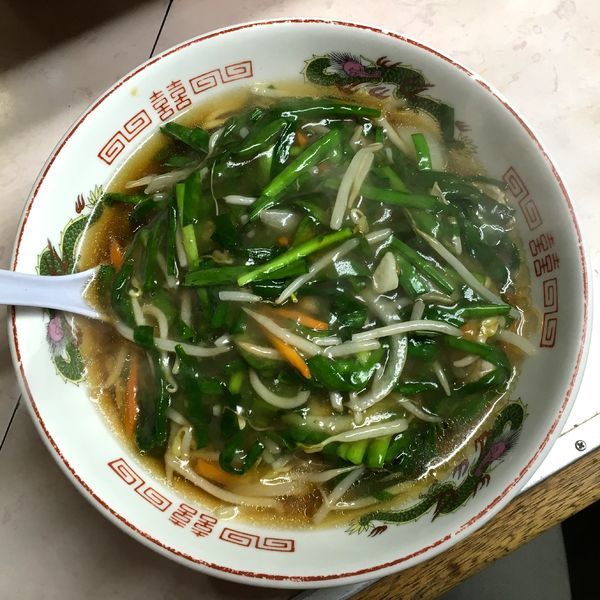 「日本酒（冷）＋韮ラーメン」@岐阜屋の写真