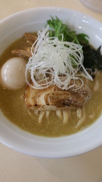 「しおらーめん」@しおらーめん はないち 国分寺店の写真