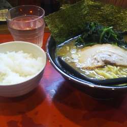 らーめん(濃め・固め)+ライス(ランチサービス)