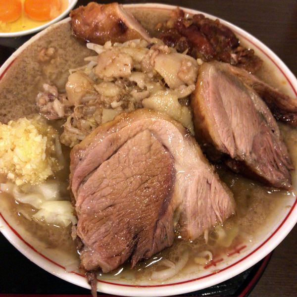 「小三郎（ヤワ）750円　生卵50円」@つけ麺 弥七の写真