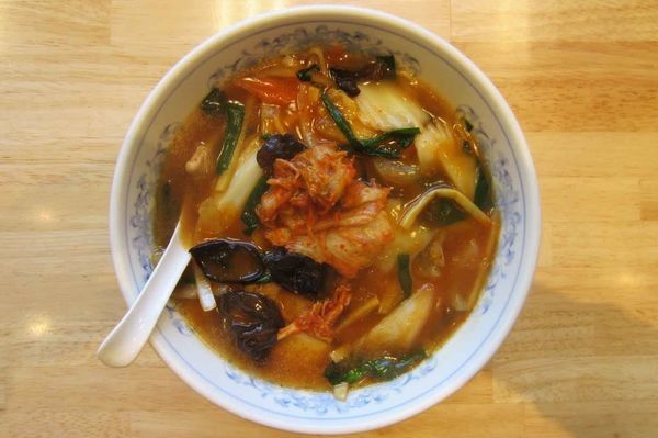 「キムチラーメン」@ぎょうざの満洲 せんげん台駅店の写真