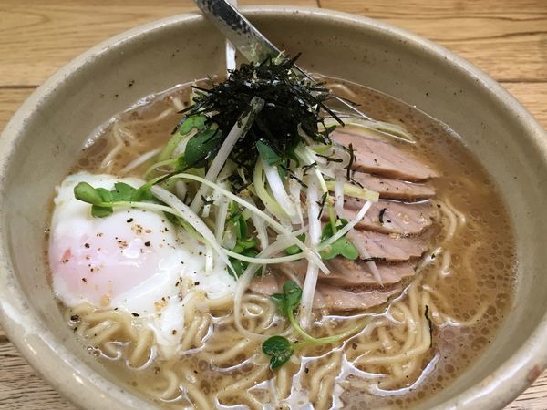 「温玉ミニツナコツラーメン」@YUJI RAMENの写真