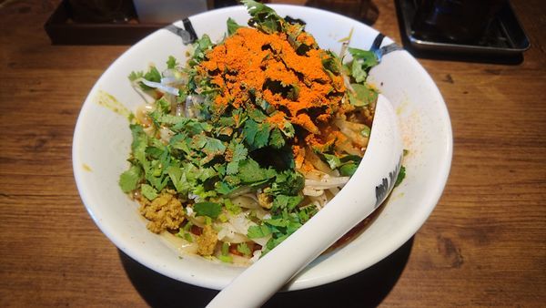 「カラシビまぜそば(中盛･カラ増し・シビ増し)＋パクチー」@カラシビ味噌らー麺・つけ麺 神田本店の写真