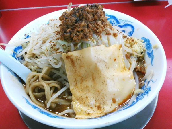 「【限定】担々麺(並) ￥780・スライスチーズ￥70」@ジャンクガレッジ 坂戸塚越店の写真
