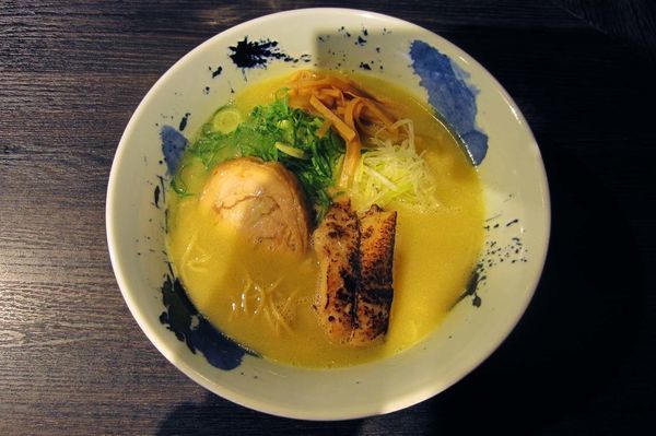 「濃厚鶏そば」@鶏そば 雫一 大袋店の写真