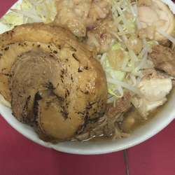 小豚ラーメン 巻きチャー 全マシ