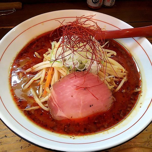 「辛味噌らーめん（辛増し）」@東京味噌らーめん 鶉の写真