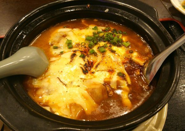 「チーズ入り汁なし陳麻婆カレー麺　1080円」@麻辣房の写真