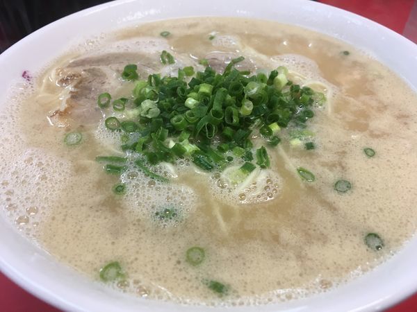 「ラーメン大盛 650円」@長浜ラーメン 別府店の写真