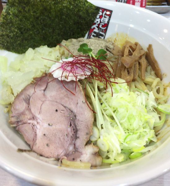 「旨辛煮干しまぜそば」@煮干しらーめん 玉五郎 阪急三番街店の写真