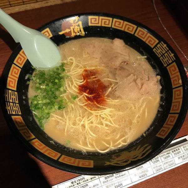 「ラーメン 半替玉」@一蘭 池袋店の写真