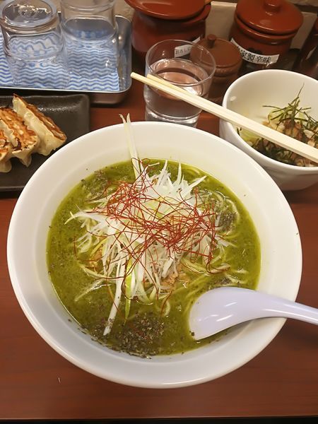 「大鳳グリーン（バジル風）　780円」@らーめん大鳳の写真