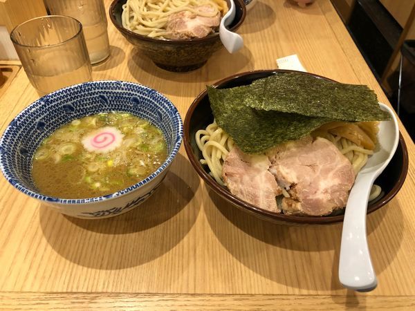 「つけ麺 中盛」@舎鈴 新宿西口店の写真