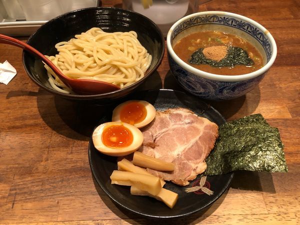 「三田盛り つけ麺 並 ランチセット」@つけ麺専門店 三田製麺所 新宿西口店の写真