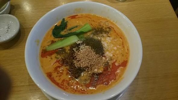 「ごまる担々麺（辛さレギュラー）850円、花椒増し20円」@担担麺 ごまる 銀座店の写真