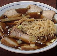 「チャーシューメン750円＋半チャーハン300円」@柳華の写真