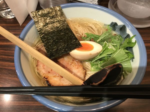 「塩ラーメン（淡麗、炙りチャーシュー）」@AFURI 中目黒店の写真
