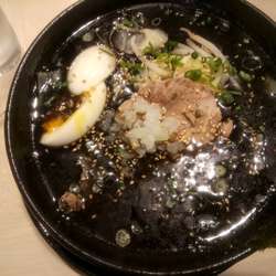 焦がし醤油麺750円+味玉50円