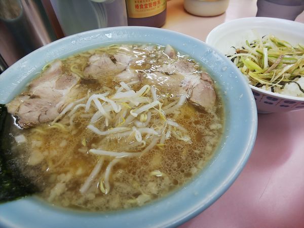 「３枚ラーメン（650円)＆ネギ丼（250円)」@ラーメンショップ 緑ヶ丘店の写真